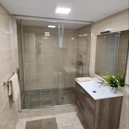 Holiday home Meru 7 Pax, Ac, Piscina Y Mini Campo Deportivo *