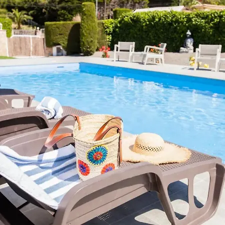 Meru 7 Pax, Ac, Piscina Y Mini Campo Deportivo Lloret de Mar