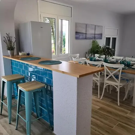 Meru 7 Pax, Ac, Piscina Y Mini Campo Deportivo
